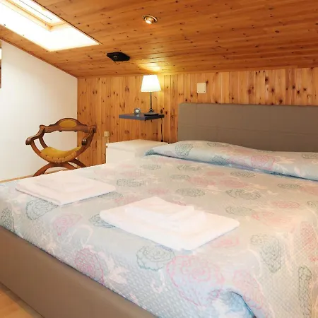 Locazione Turistica Casa Lucia - Cid200 アパート *