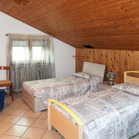Locazione Turistica Casa Lucia - Cid200 アパート
